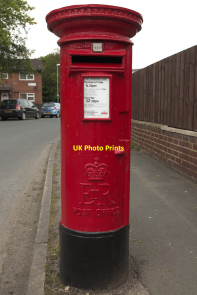 Photo 6"x4" Elizabeth II Postbox, Cow Close Road Far Royds c2017