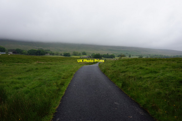 Photo 6"x4" 8-30am, path towards Bruntscar Chapel-le-Dale c2017