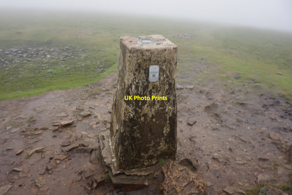 Photo 6"x4" 9-39am, trigpoint at Whernside summit Chapel-le-Dale c2017