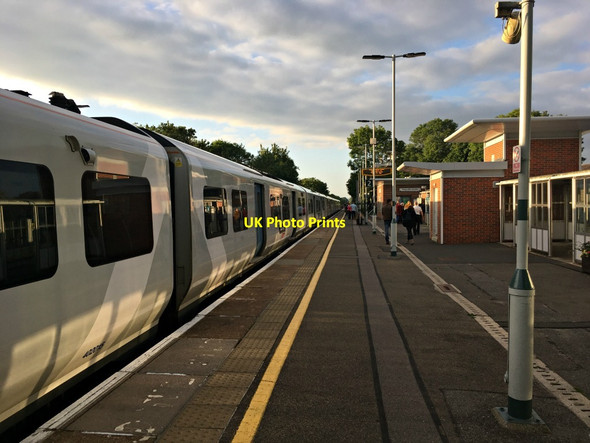 Photo 6"x4" Platform 2 Hassocks Station Hassocks\/TQ3015 c2017