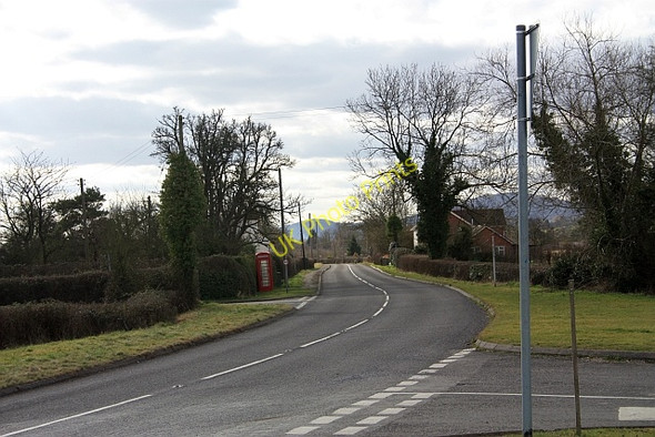 Photo 6"x4" Road side telephone kiosk Hook Bank c2009