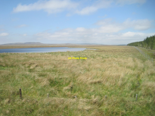 Photo 6"x4" View from a Helmsdale-Thurso train - Loch Meadhoin Dorrery c2017