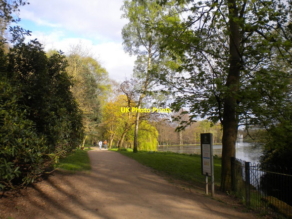 Photo 6"x4" Path alongside Upper Lake, Roundhay Park (1) Lady Wood\/SE3337 c2017