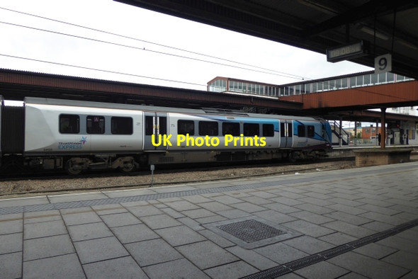Photo 6"x4" Platform 9 and 10 York\/SE5951 c2017
