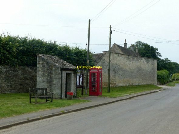 Photo 6"x4" Village lack-of-communications centre Leighterton c2017