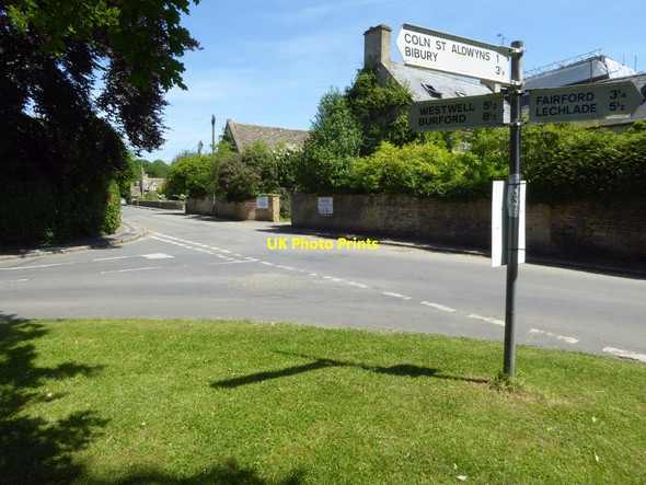 Photo 6"x4" Road junction in Hatherop Hatherop c2017