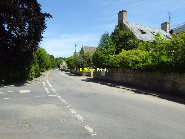 Photo 6"x4" The village of Hatherop Hatherop c2017