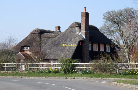 Photo 6"x4" A thatched house in Stoke Charity Hunton\/SU4839 c2016