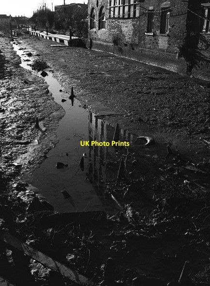 Photo 6"x4" Drained Worcester and Birmingham Canal Worcester c2002