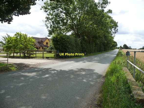 Photo 6"x4" B1113 heading south to Finningham Little Green\/TM0671 c2017
