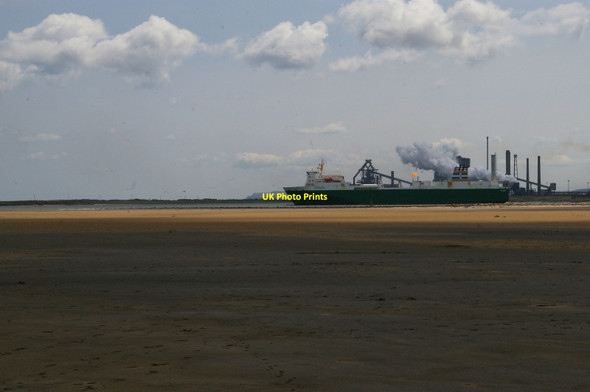 Photo 6"x4" Ship leaving the Tees, from North Gare Seaton Carew c2015