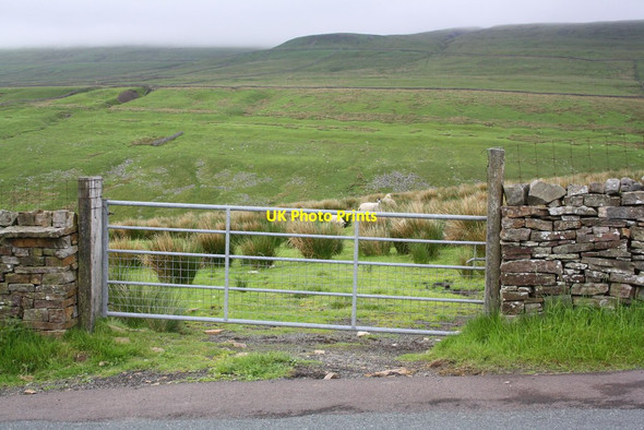 Photo 6"x4" Gateway on SE side of Cliff Gate Road Thwaite\/SD8998 c2016