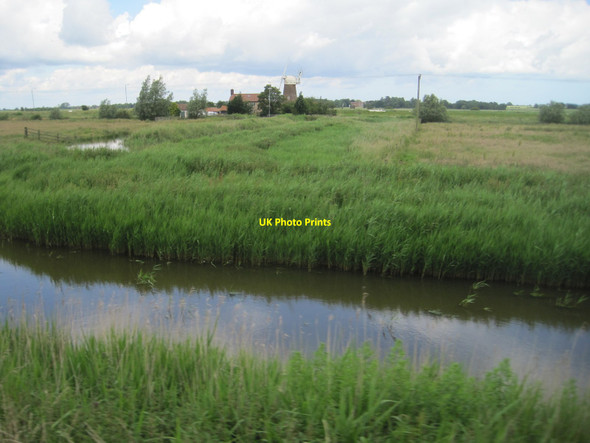 Photo 6"x4" View from a Norwich-Great Yarmouth train - Stracey Arms Drainage Mill Stokesby c2016
