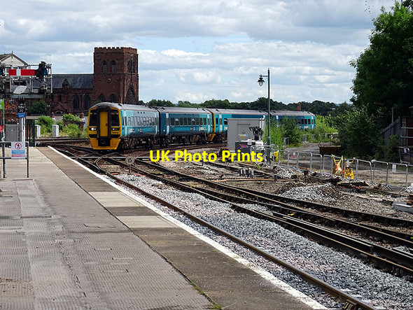Photo 6"x4" A train from the Cambrian line approaches Shrewsbury Station Shrewsbury c2016