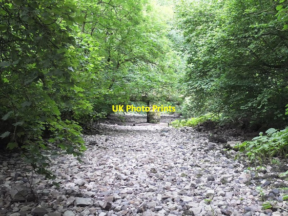 Photo 6"x4" Limestone rocks on the dry bed of the River Manifold Wetton\/SK1055 c2016