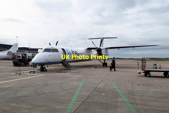 Photo 6"x4" Bombardier Dash 8 at Terminal 3 Moss Nook\/SJ8385 c2016