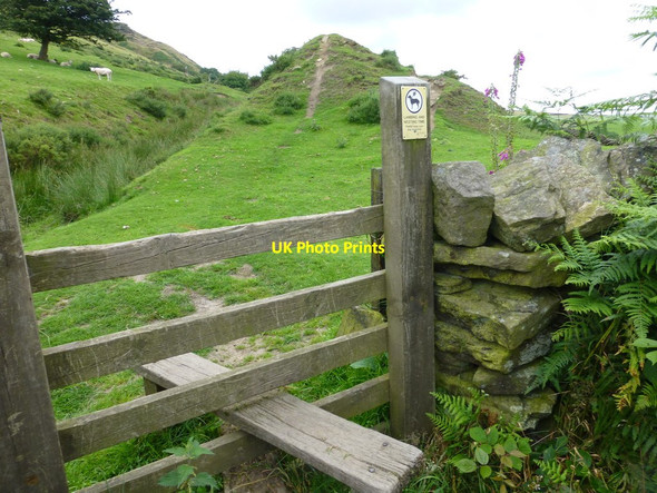 Photo 6"x4" Cracken Edge beckons Whitehough\/SK0382 c2016