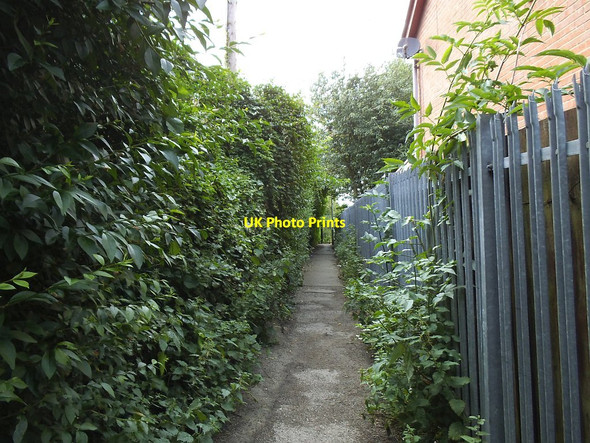 Photo 6"x4" Footpath to Aston Drive Hill Top\/SE2534 c2016