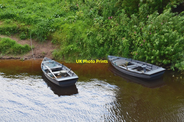 Photo 6"x4" Fishing boats on the Tweed Melkington c2016