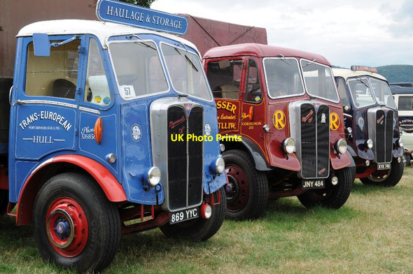 Photo 6"x4" Vintage lorries at Welland Steam Rally Hook Bank c2016
