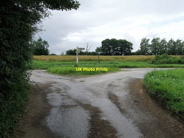 Photo 6"x4" Road Junction And Finger Post Saffron Walden c2016