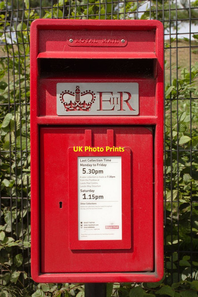 Photo 6"x4" Elizabeth II Postbox, Gelderd Road Morley\/SE2627 c2016