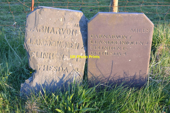 Photo 6"x4" Old Milestones Pentir\/SH5766 c2016