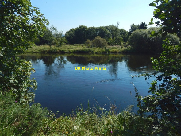 Photo 6"x4" The River Leven near Dalquhurn Point Dumbarton c2016