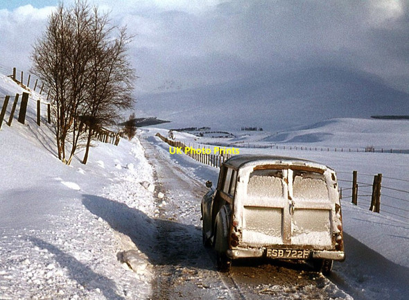 Photo 6"x4" Winter driving in Glen Clova Rottal c1978