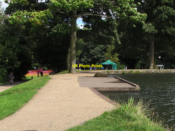 Photo 6"x4" Former boating lake, Middleton Park Beeston Park Side c2016