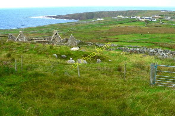 Photo 6"x4" Brinlack - Derelict Cottage & Bloody Foreland Brinlack c2005
