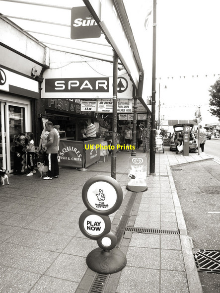Photo 6"x4" Shopping in Torbay Road Paignton c2016