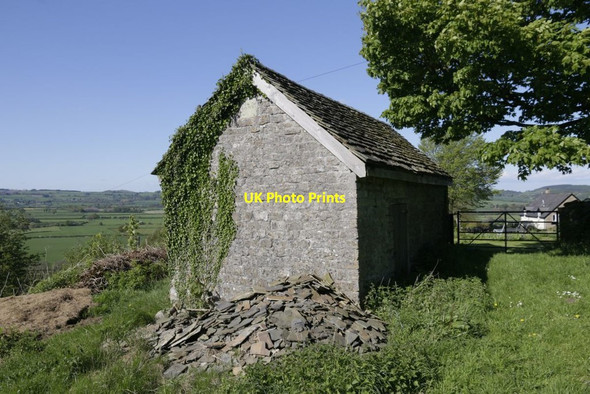 Photo 6"x4" Shed in the Corner Harpton c2016