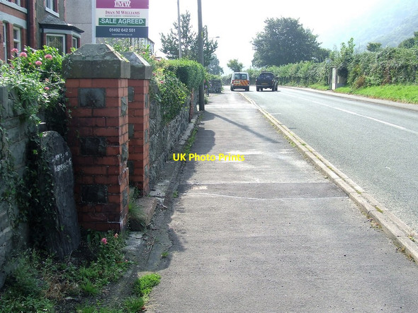 Photo 6"x4" Old Milestone Tal-y-Bont\/SH7668 c2016