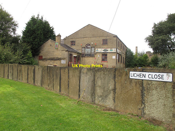 Photo 6"x4" Lichen Close, Great Horton Bradford\/SE1632 c2016
