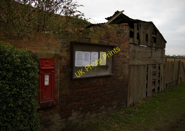 Photo 6"x4" North Cliffe post box South Cliffe c2009