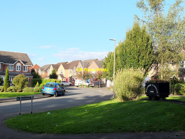 Photo 6"x4" Maypole Gardens, Ashwood Avenue, Abram Abram c2016