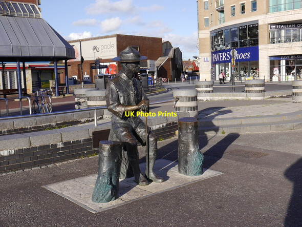 Photo 6"x4" BP Statue Poole\/SZ0191 c2016