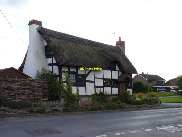 Photo 6"x4" Thatched cottage on Inkberrow High Street Inkberrow c2016