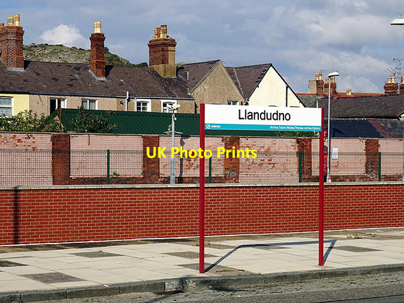 Photo 6"x4" Llandudno station name board Llandudno c2016