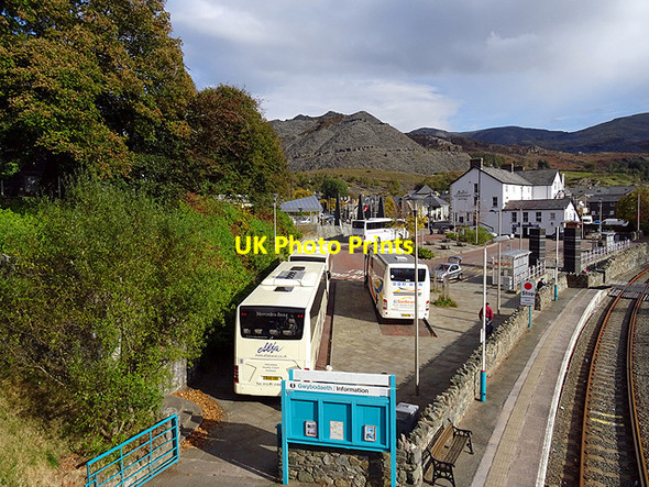 Photo 6"x4" View from the footbridge at Blaenau Ffestiniog Blaenau Ffestiniog c2016