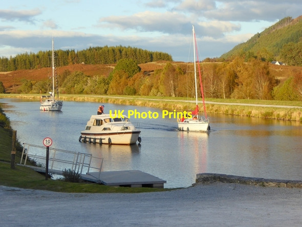 Photo 6"x4" Boats on the Caledonian Canal Aberchalder c2016