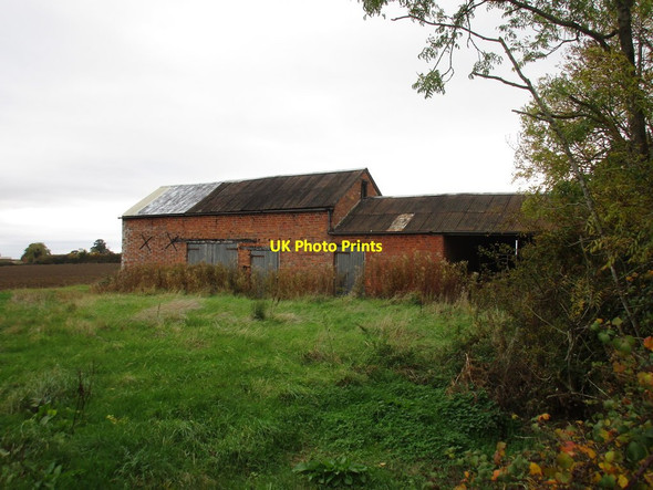 Photo 6"x4" Derelict farm buildings near Slapton Abthorpe c2016