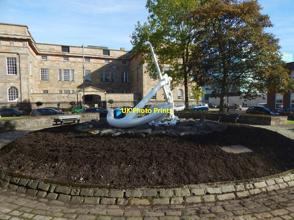 Photo 6"x4" The Admiralty Anchor Greenock\/NS2776 c2016