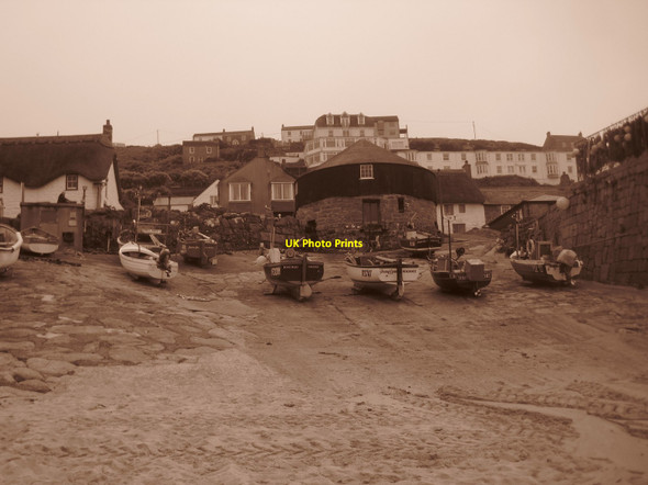Photo 6"x4" Sennen Cove roundhouse Sennen Cove c2016