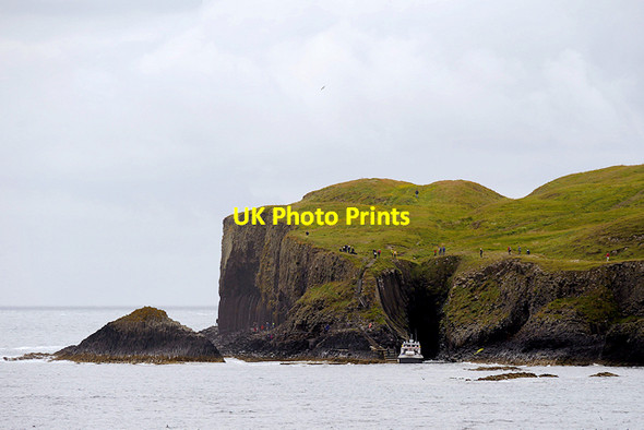 Photo 6"x4" Am Buachaille and Clamshell Cave, Staffa Port an Fhasgaidh c2016