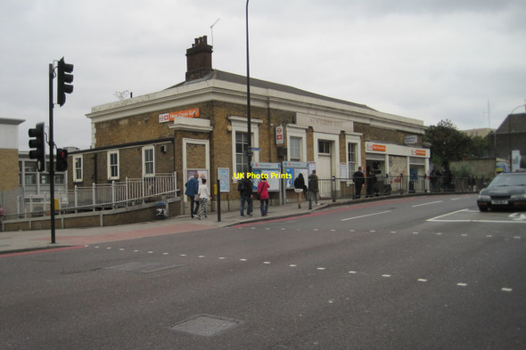 Photo 6"x4" New Cross Gate railway station, Greater London Deptford\/TQ3677 c2016