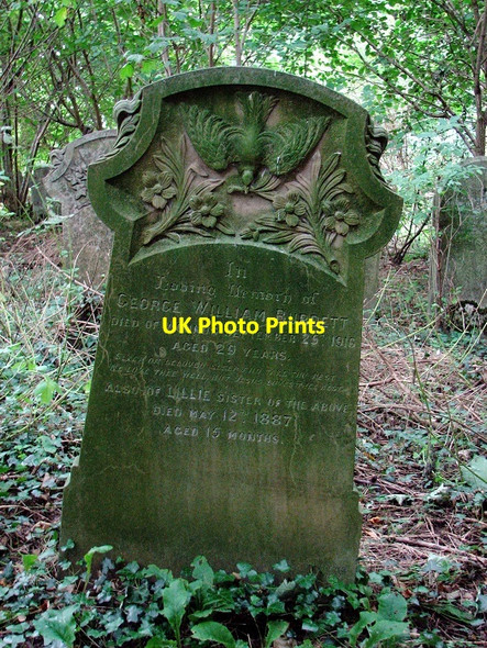 Photo 6"x4" WW1 gravestone in SS Andrew and Peter churchyard Blofield c2016