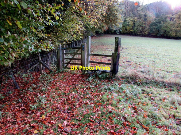 Photo 6"x4" Wooden gate across a public footpath, Coughton Coughton\/SO5921 c2016