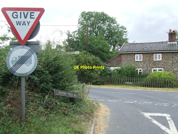 Photo 6"x4" Road Junction Goose Green\/TM1187 c2016